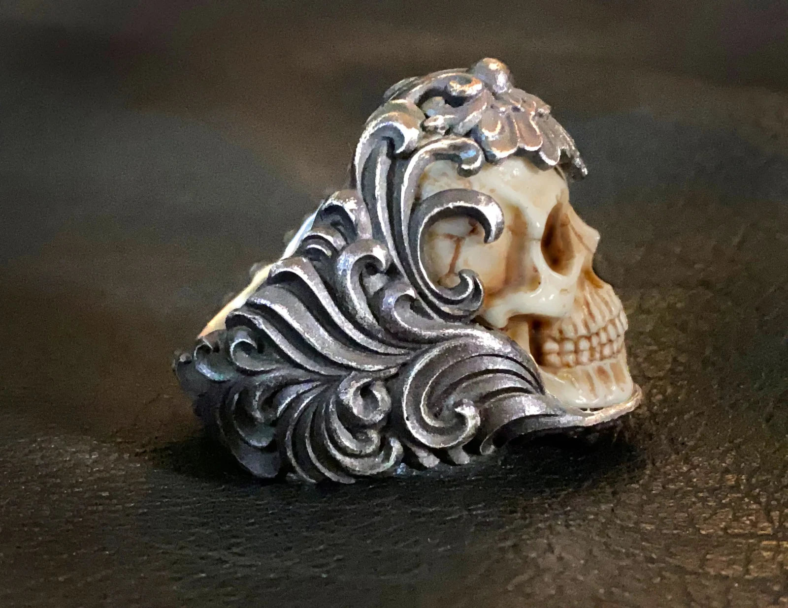 💀 Vintage Polish Floral Armor Antler Skull Ring