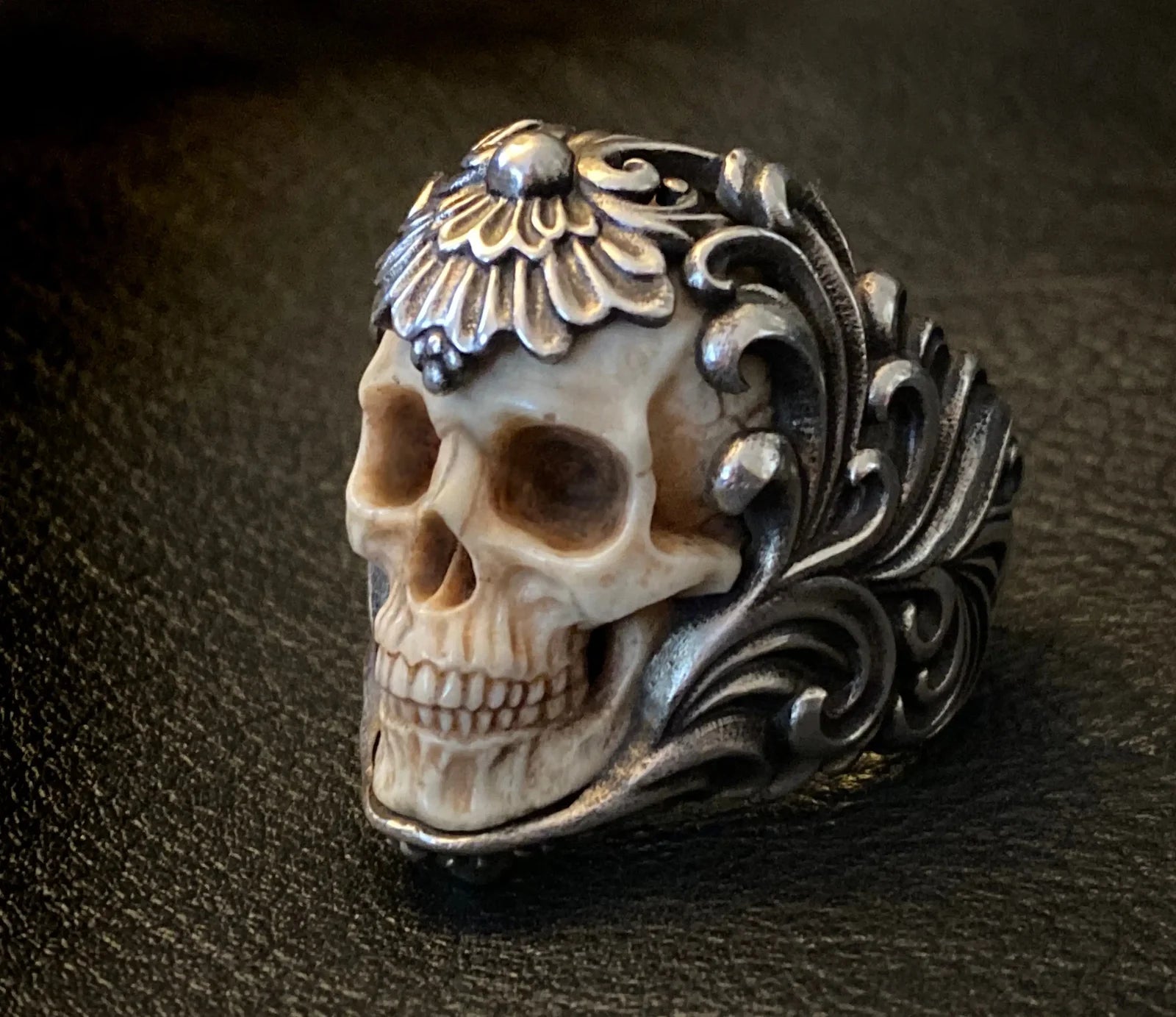 💀 Vintage Polish Floral Armor Antler Skull Ring